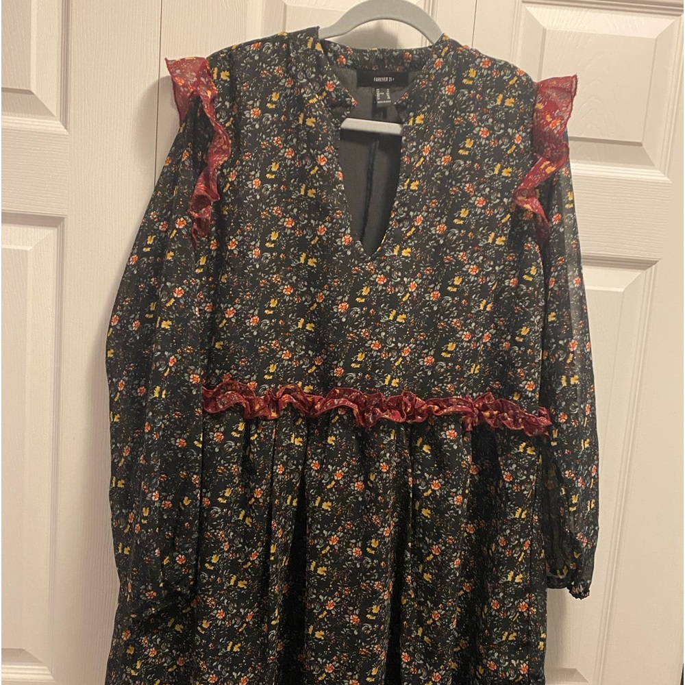 New Printed Blouse with ruffles from Forever 21 Never Worn !